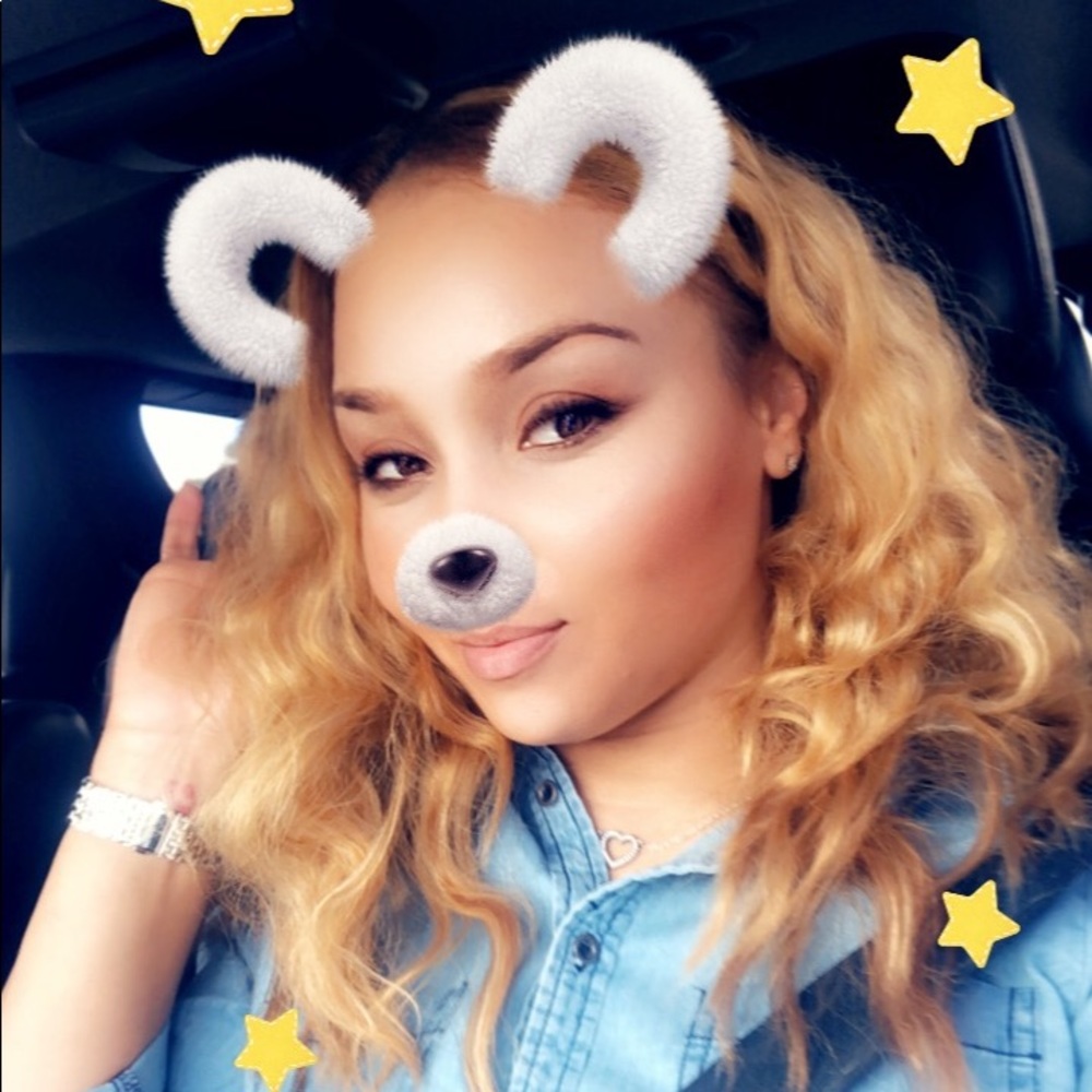 Meet your Posher, Nakisha